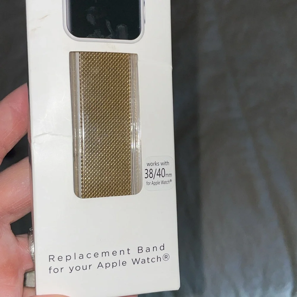 ❤️ NIB Gold Metal Apple Watch Band ❤️ F5